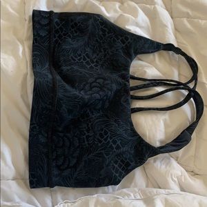 Lululemon sports bra